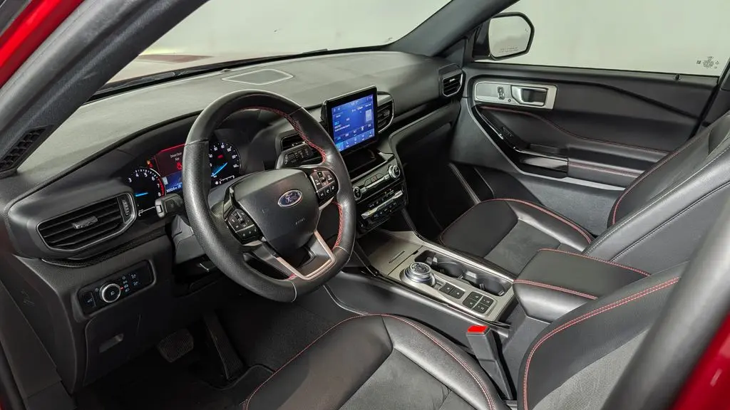 2024 Ford Explorer ST-Line