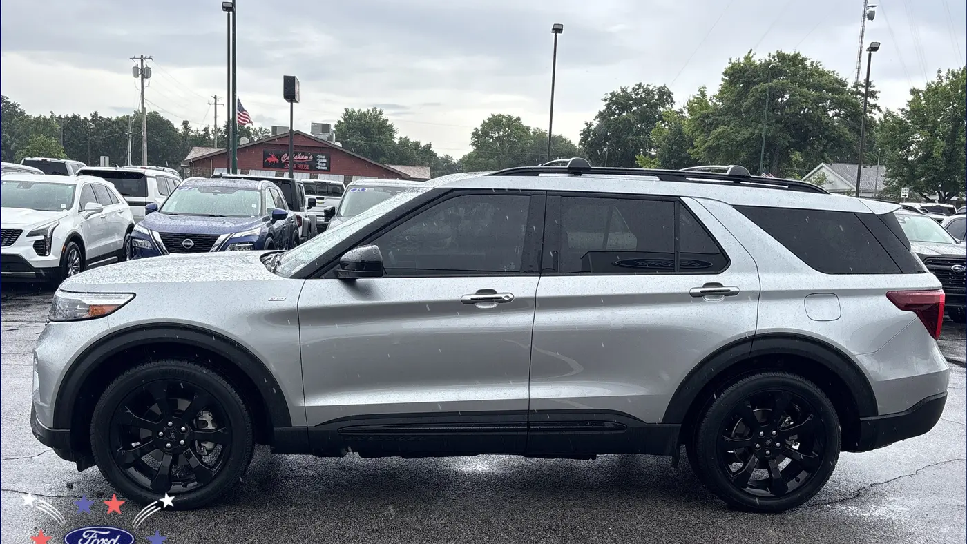 2024 Ford Explorer ST-Line