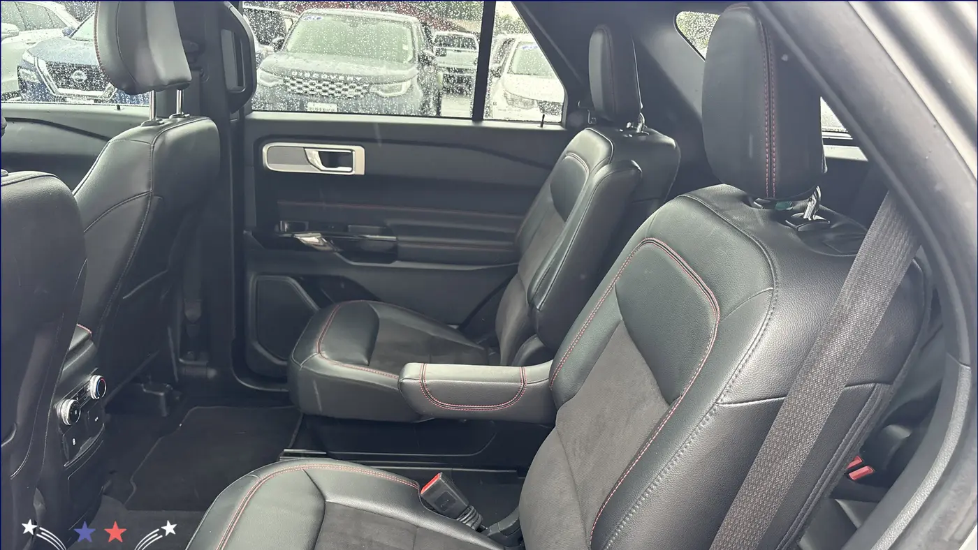 2024 Ford Explorer ST-Line
