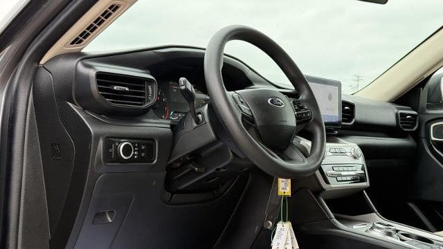 2023 Ford Explorer Base