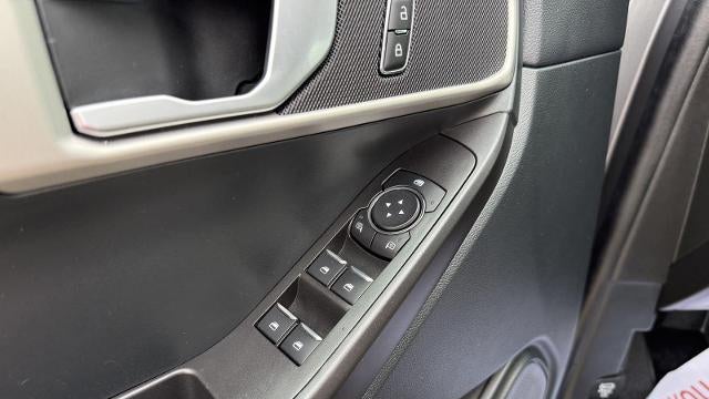 2023 Ford Explorer Base