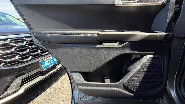 2022 Ford Explorer Base