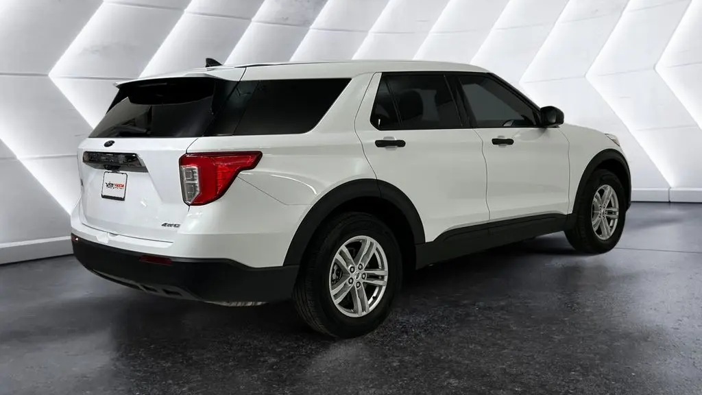 2023 Ford Explorer Base