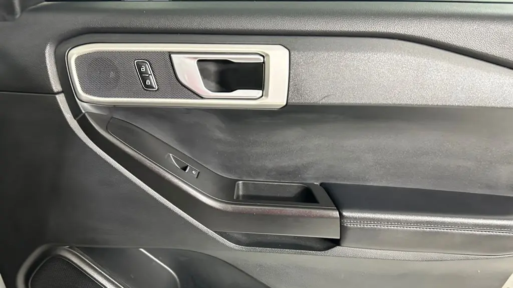 2023 Ford Explorer Base