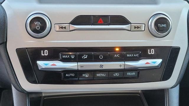 2021 Ford Explorer Base