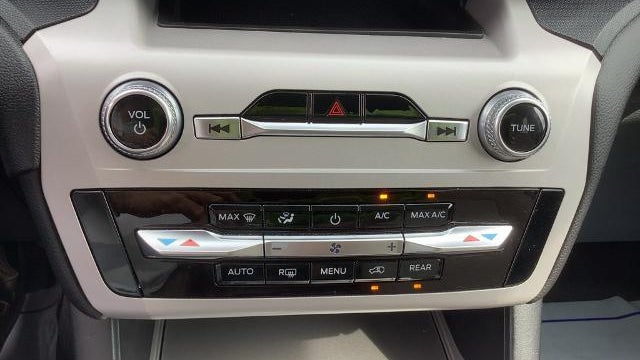 2023 Ford Explorer Base