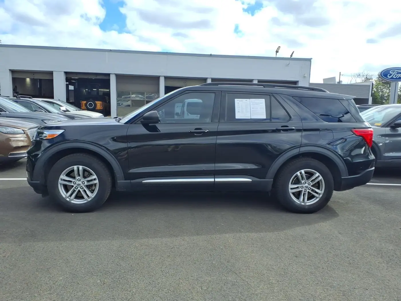 2021 Ford Explorer - $19,997