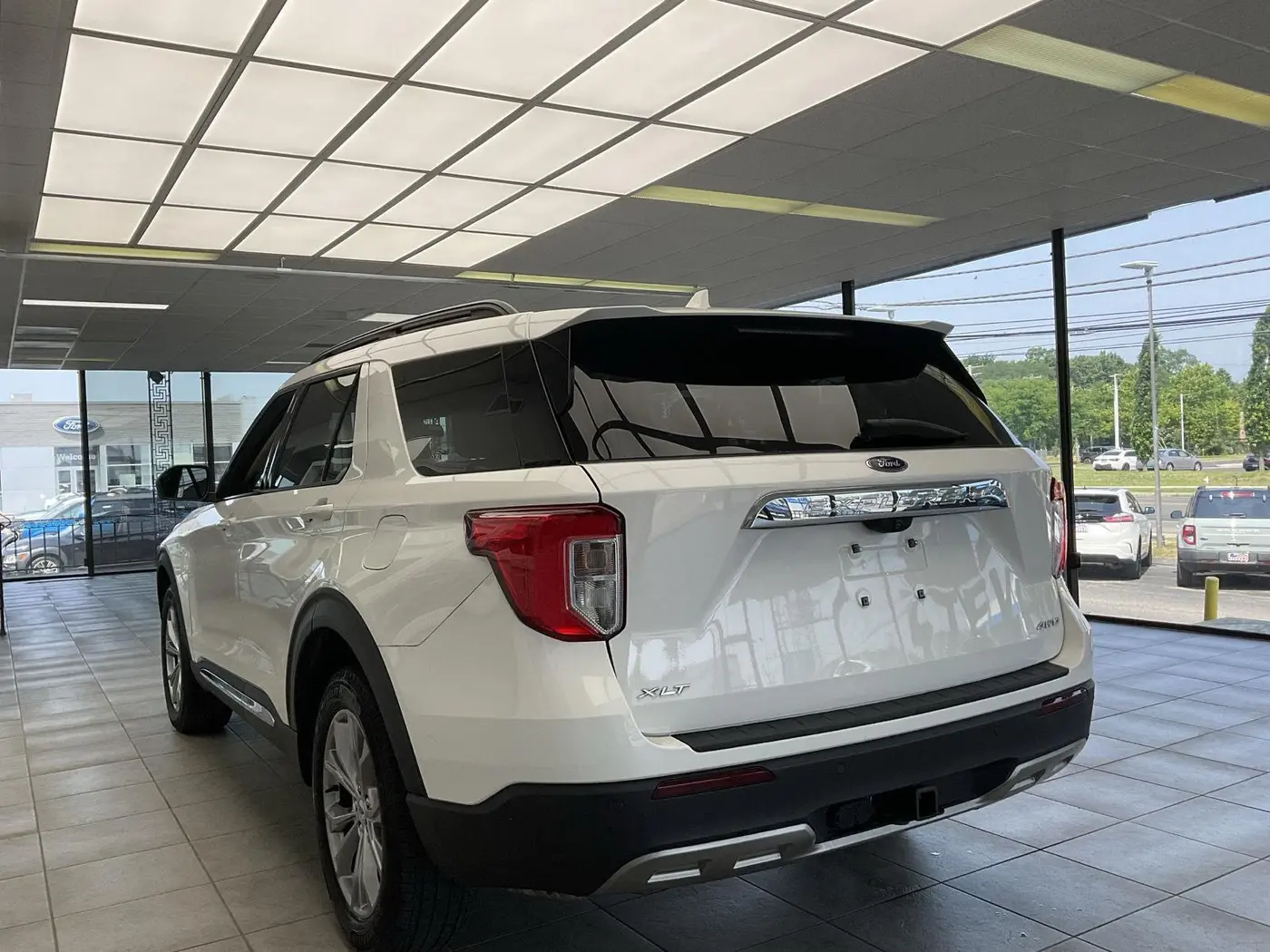 2022 Ford Explorer - $29,995