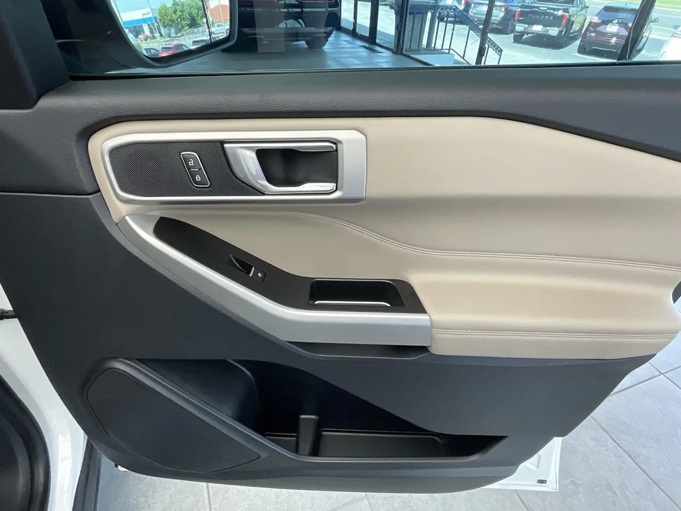 2022 Ford Explorer - $29,995