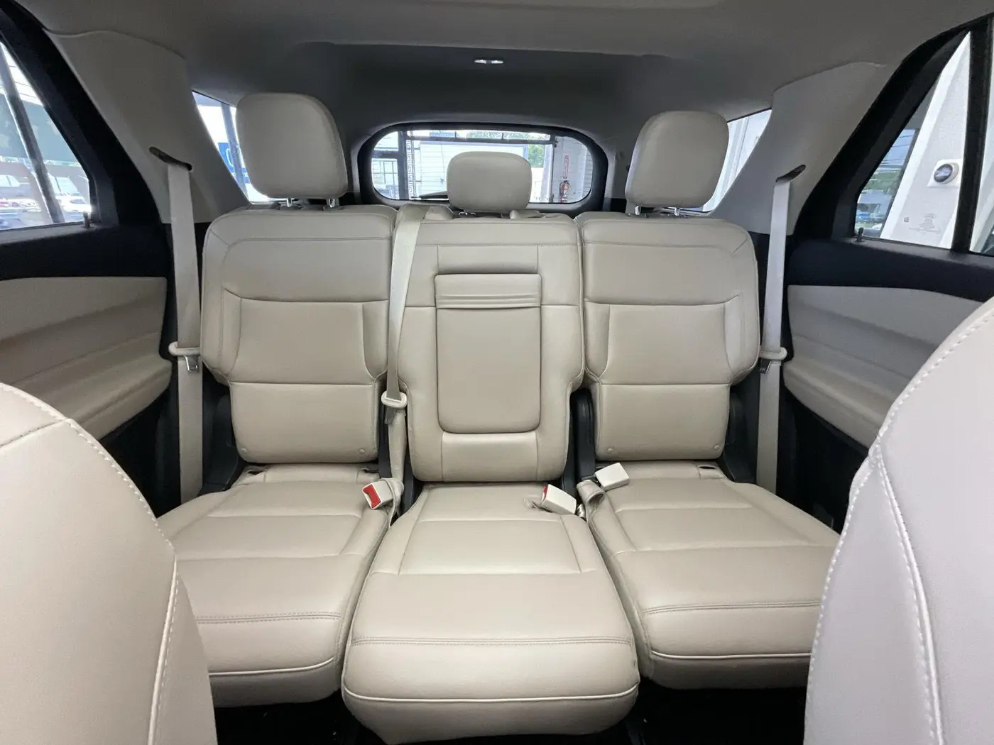 2022 Ford Explorer - $29,995