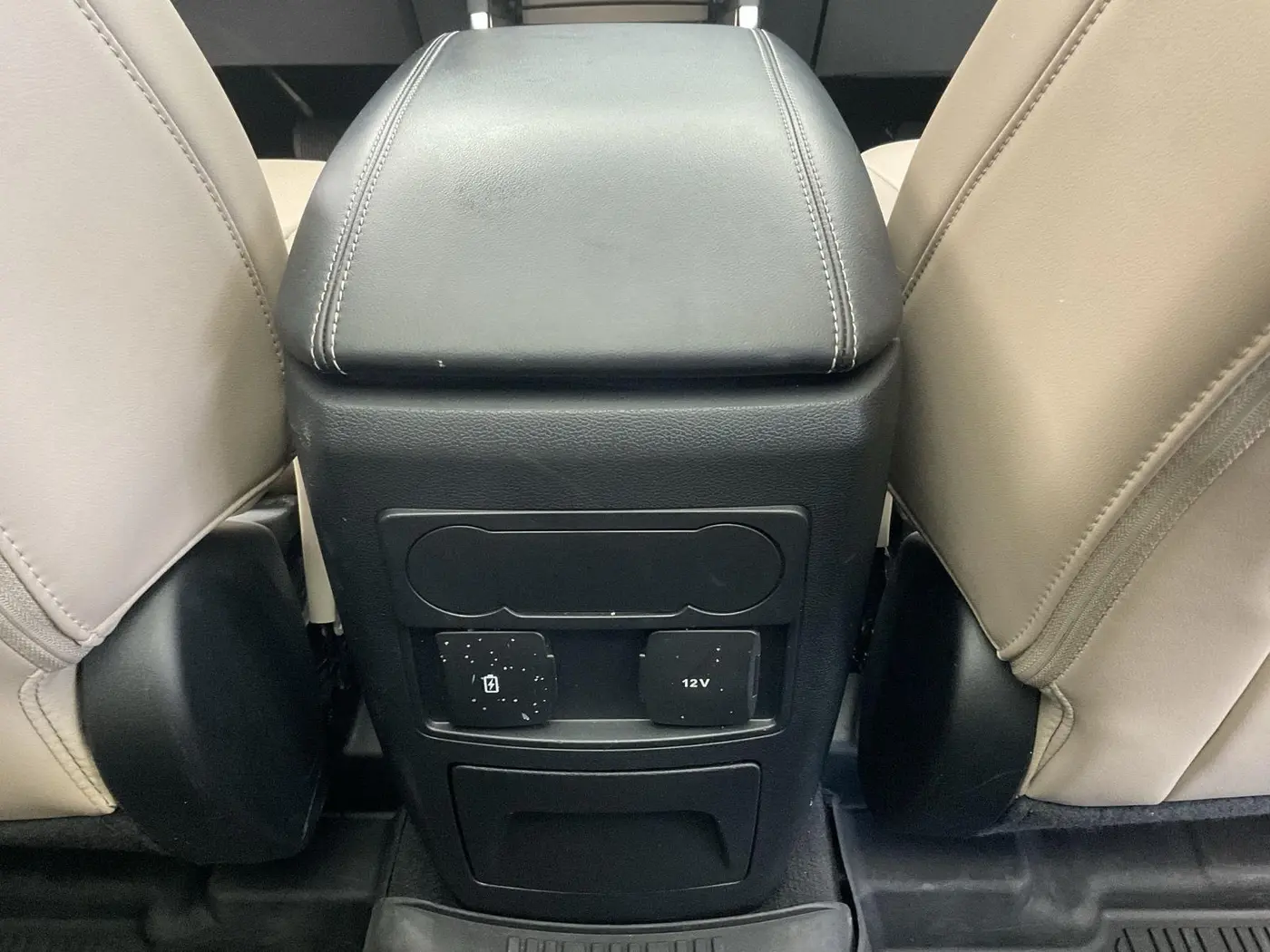 2022 Ford Explorer - $29,995