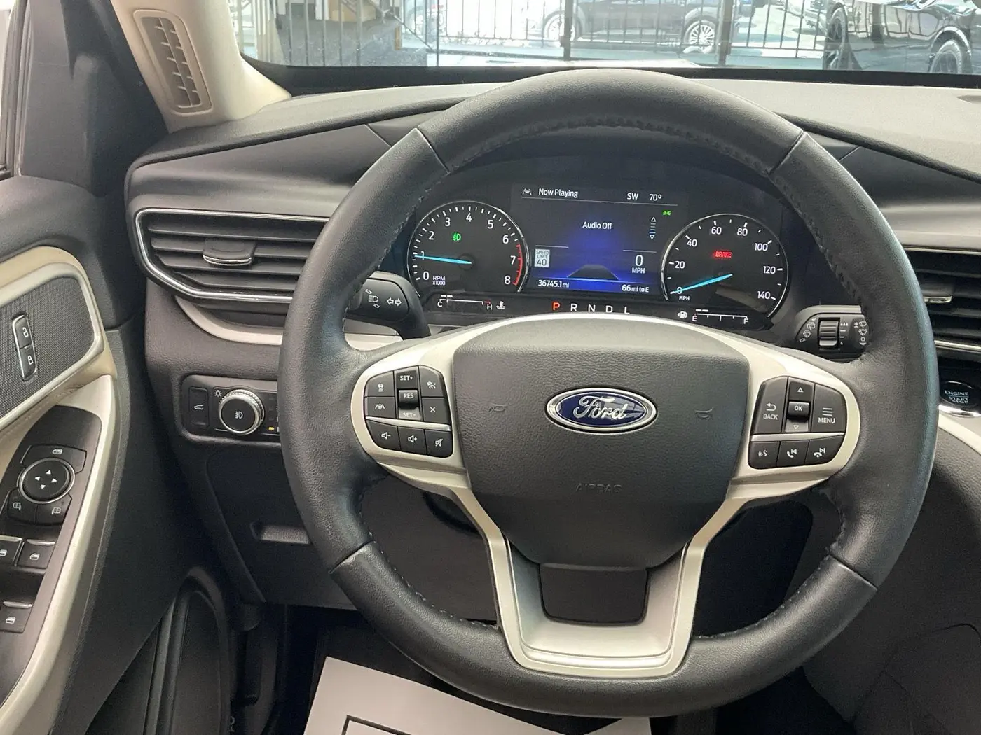 2022 Ford Explorer - $29,995