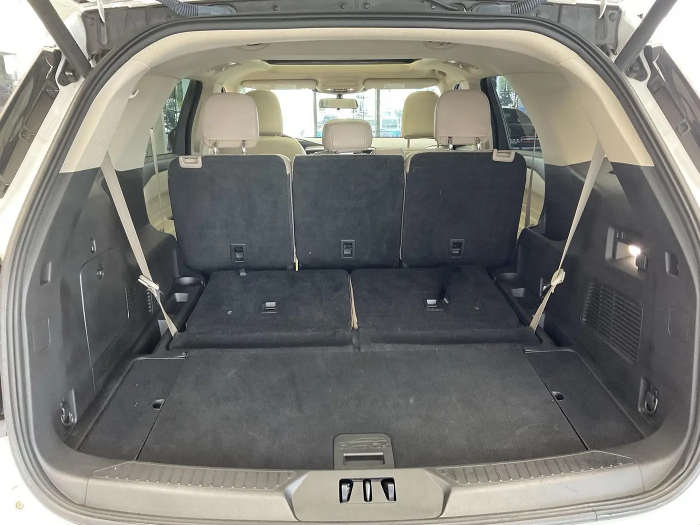 2022 Ford Explorer - $29,995