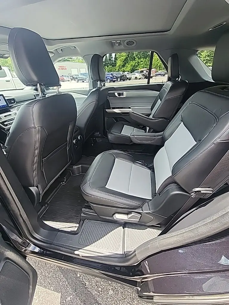 2023 Ford Explorer - $34,995