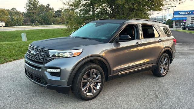 2023 Ford Explorer XLT — photo 1 of 12