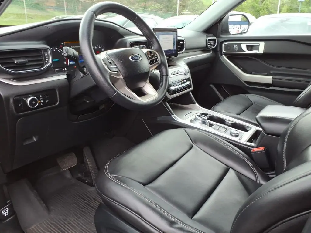 2023 Ford Explorer - $26,999