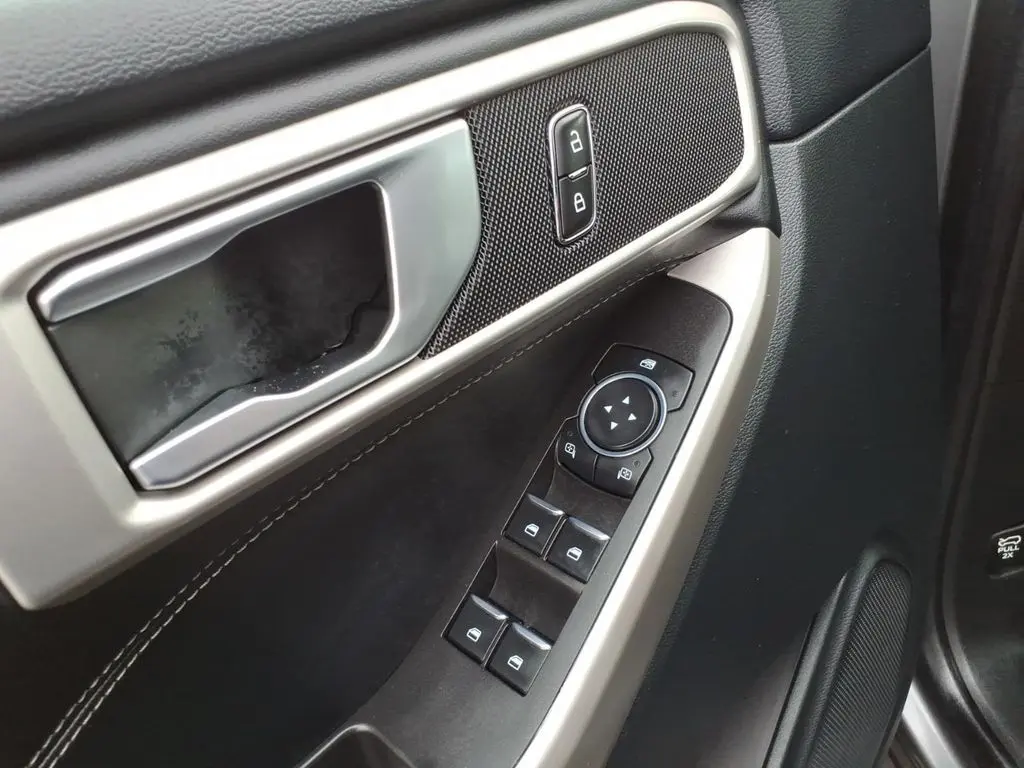 2023 Ford Explorer - $26,999