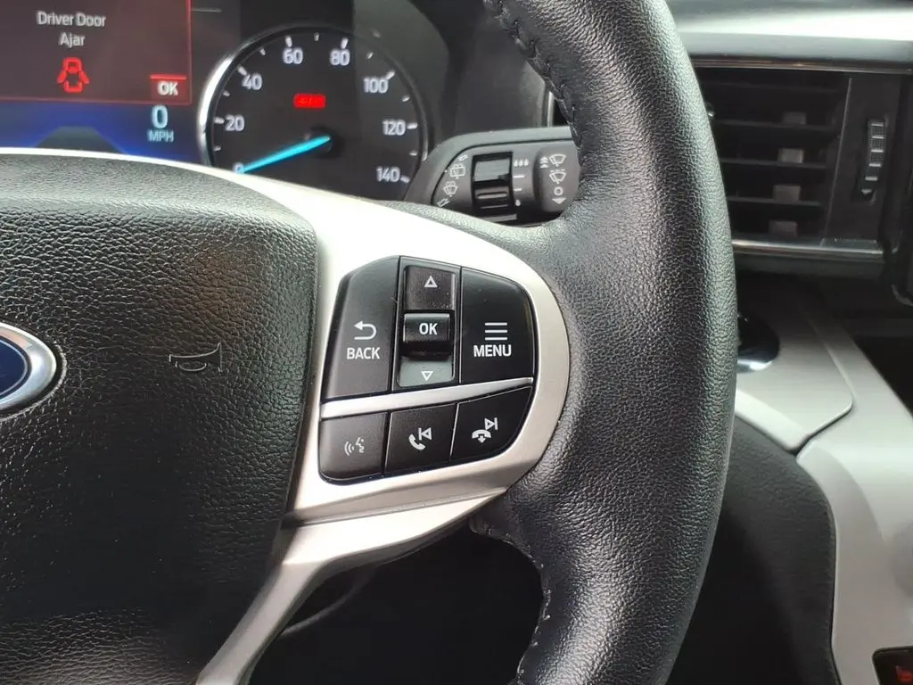 2023 Ford Explorer - $26,999