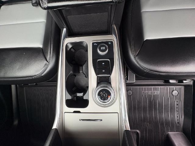 2023 Ford Explorer - $33,999