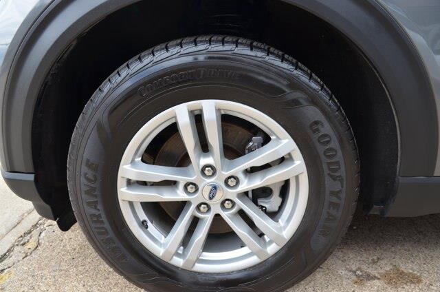 2023 Ford Explorer - $31,900