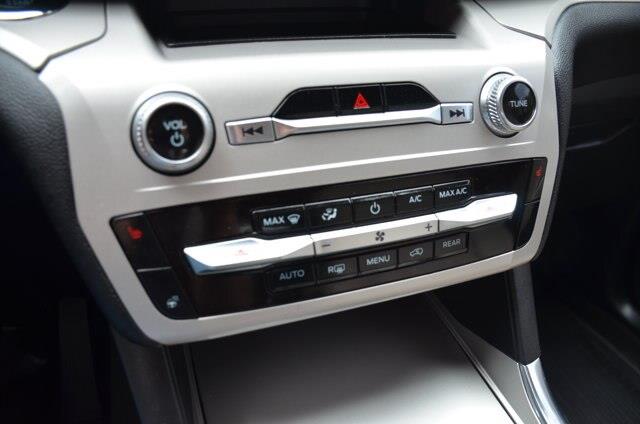 2023 Ford Explorer - $31,900
