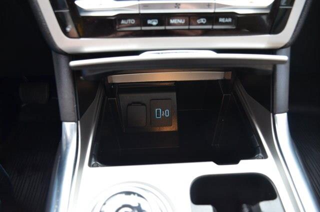 2023 Ford Explorer - $31,900