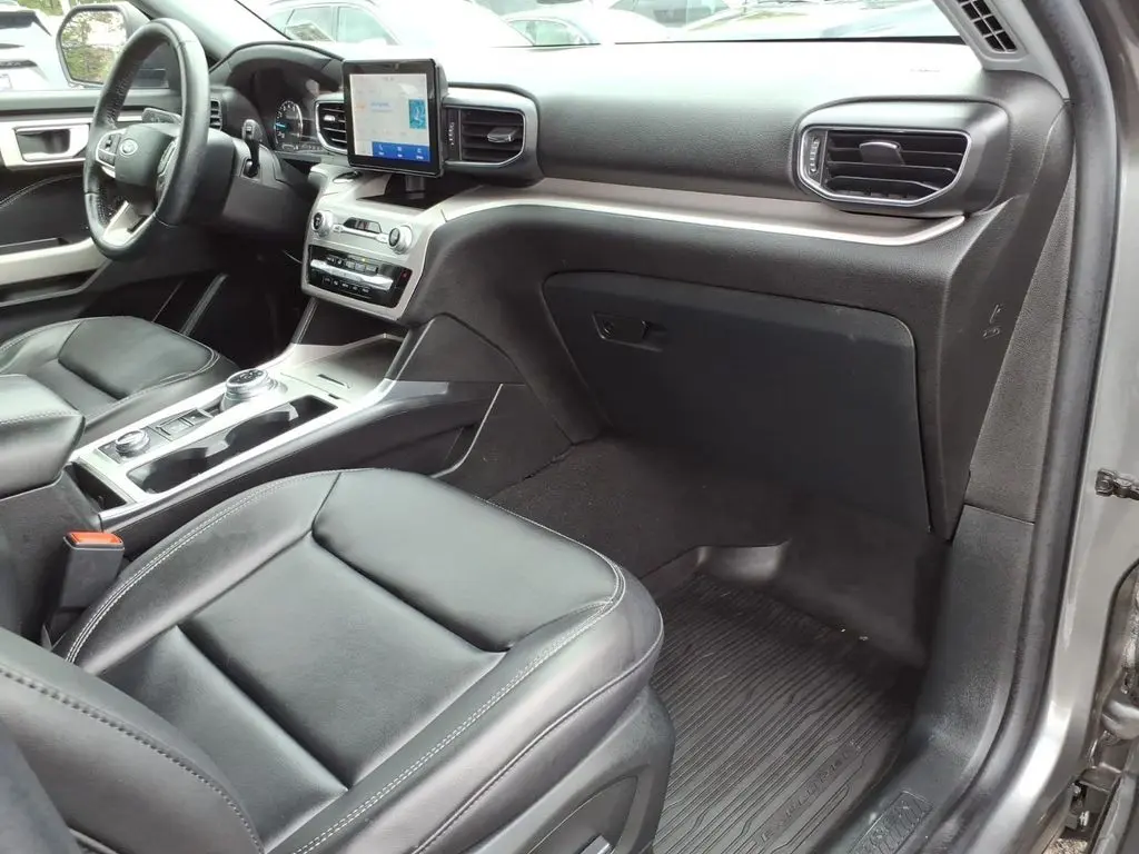 2023 Ford Explorer - $24,990