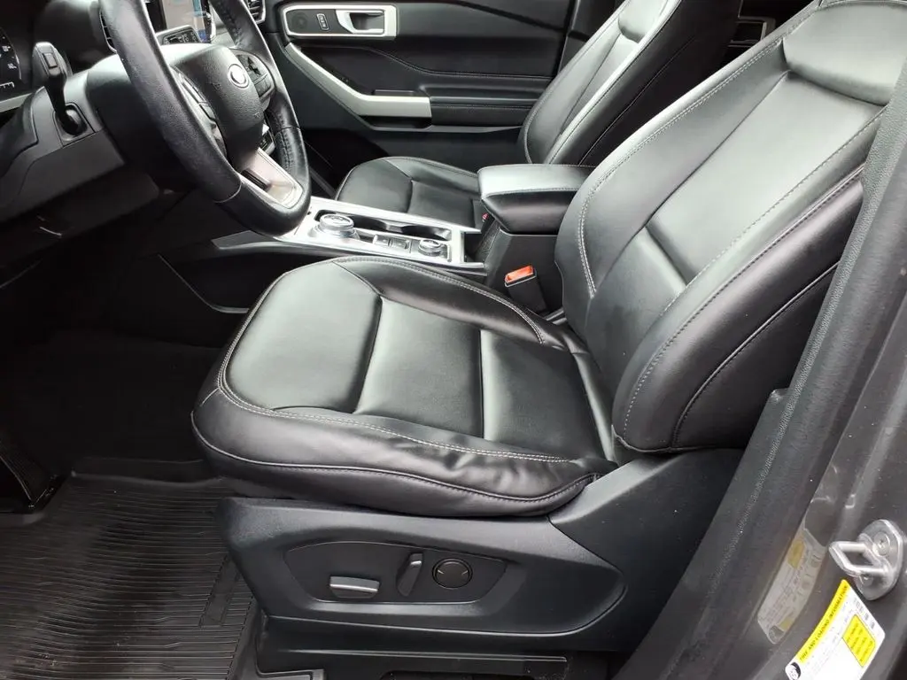2023 Ford Explorer - $24,990