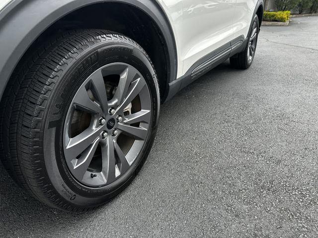 2023 Ford Explorer - $31,800