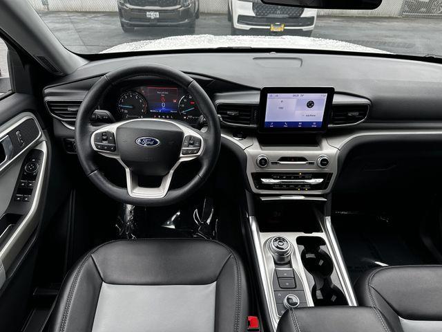 2023 Ford Explorer - $31,800