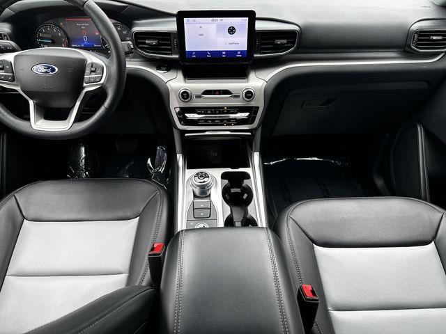 2023 Ford Explorer - $31,800