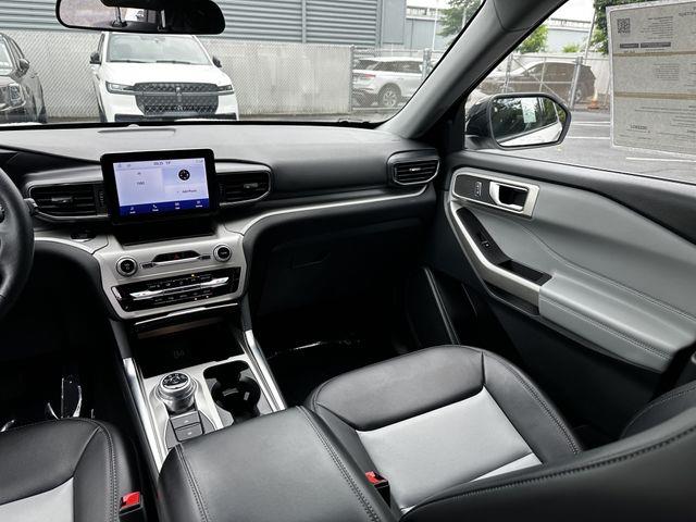 2023 Ford Explorer - $31,800
