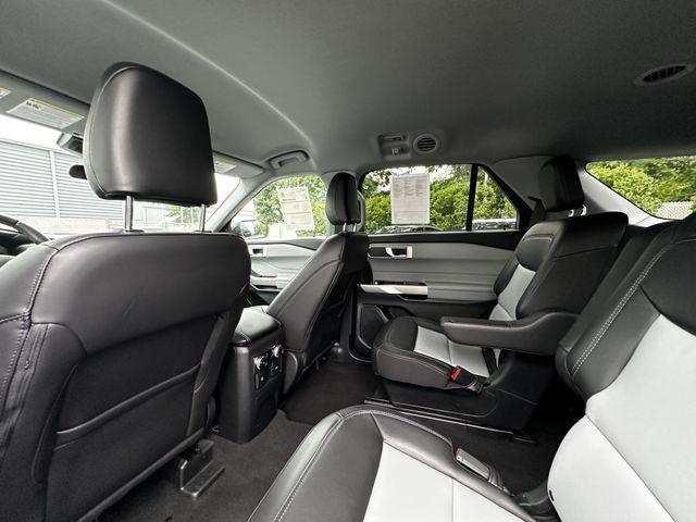 2023 Ford Explorer - $31,800