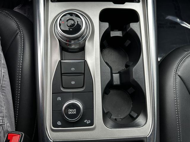 2023 Ford Explorer - $31,800