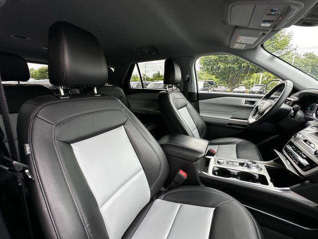 2023 Ford Explorer - $31,800