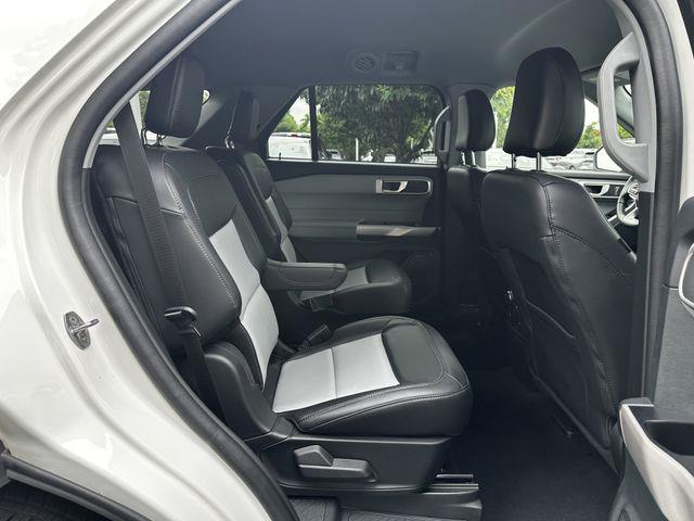 2023 Ford Explorer - $31,800
