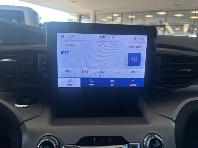 2023 Ford Explorer - $27,800
