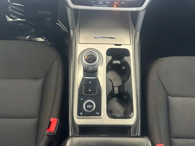 2023 Ford Explorer - $27,800