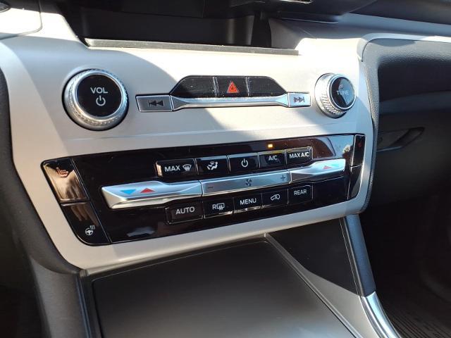 2023 Ford Explorer - $30,980