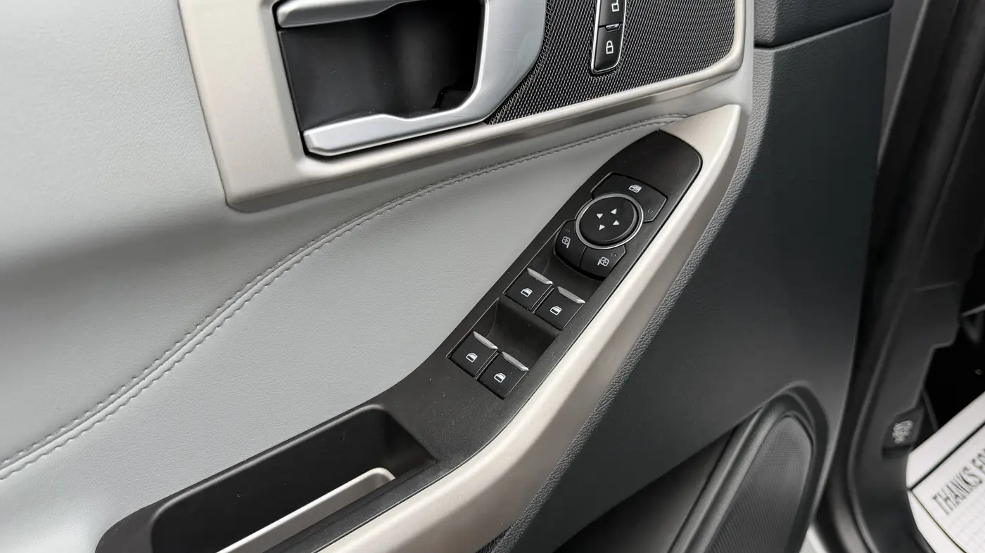 2023 Ford Explorer - $32,480