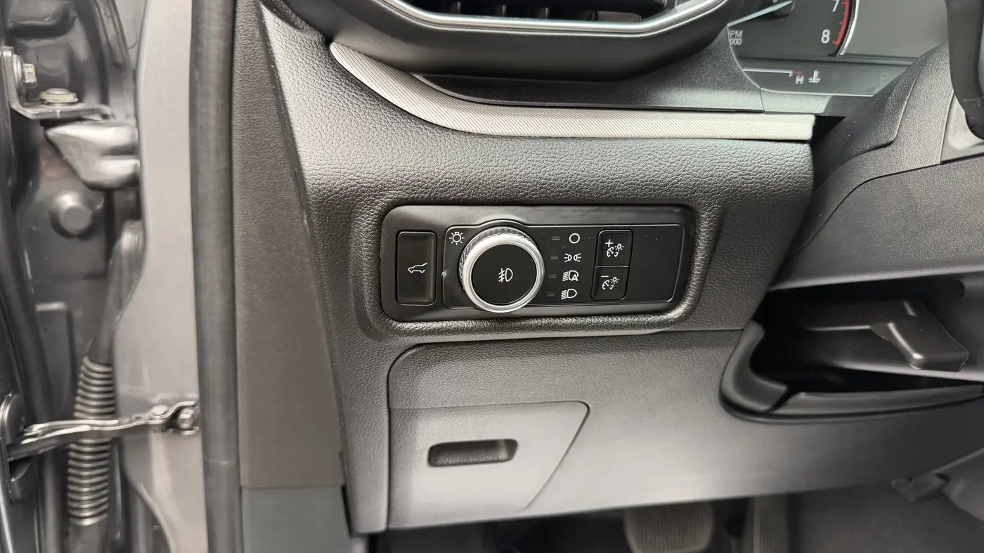 2023 Ford Explorer - $32,480