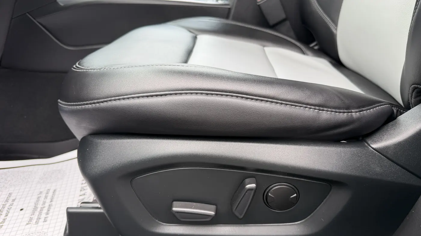 2023 Ford Explorer - $32,480