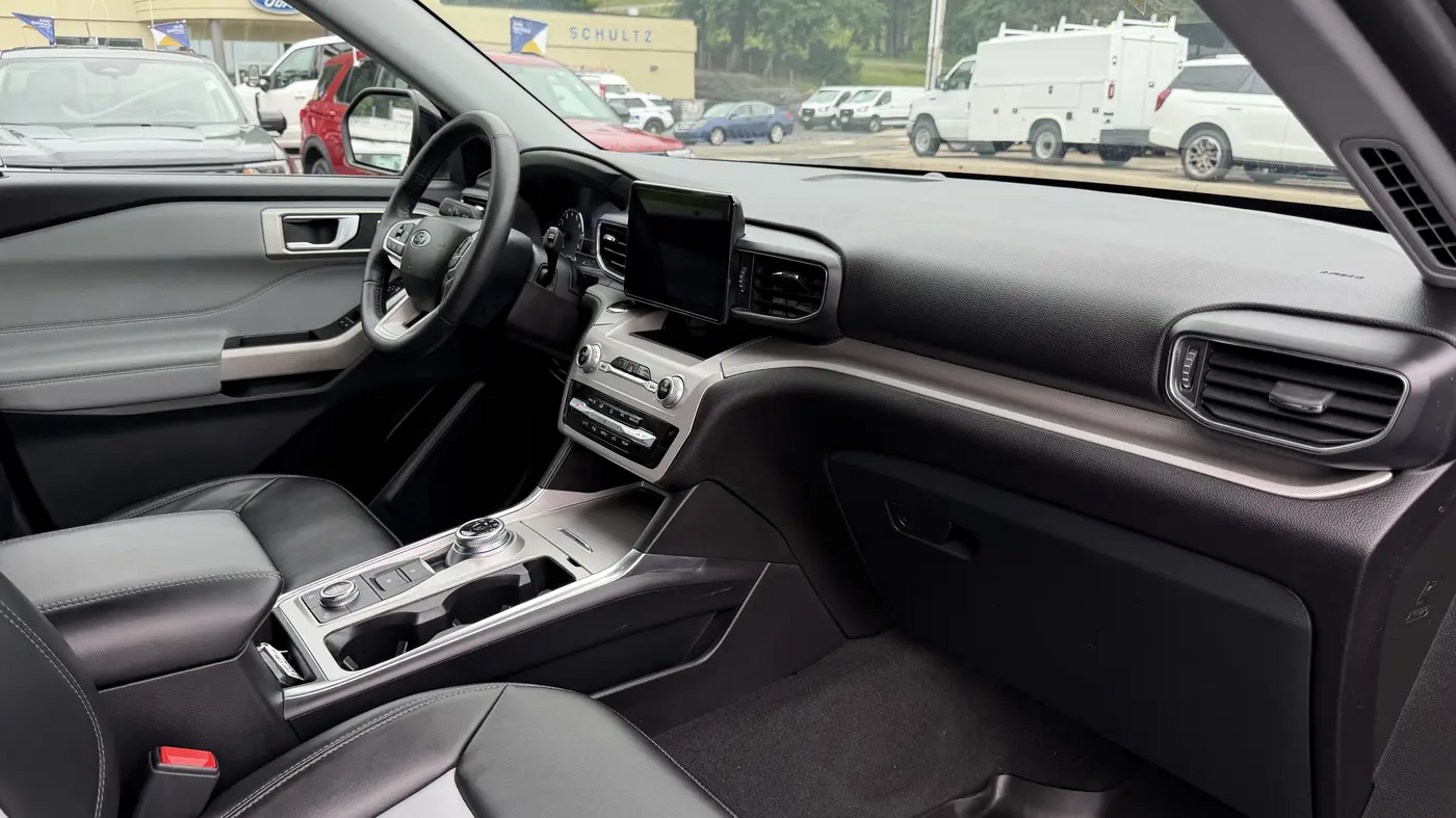 2023 Ford Explorer - $32,480