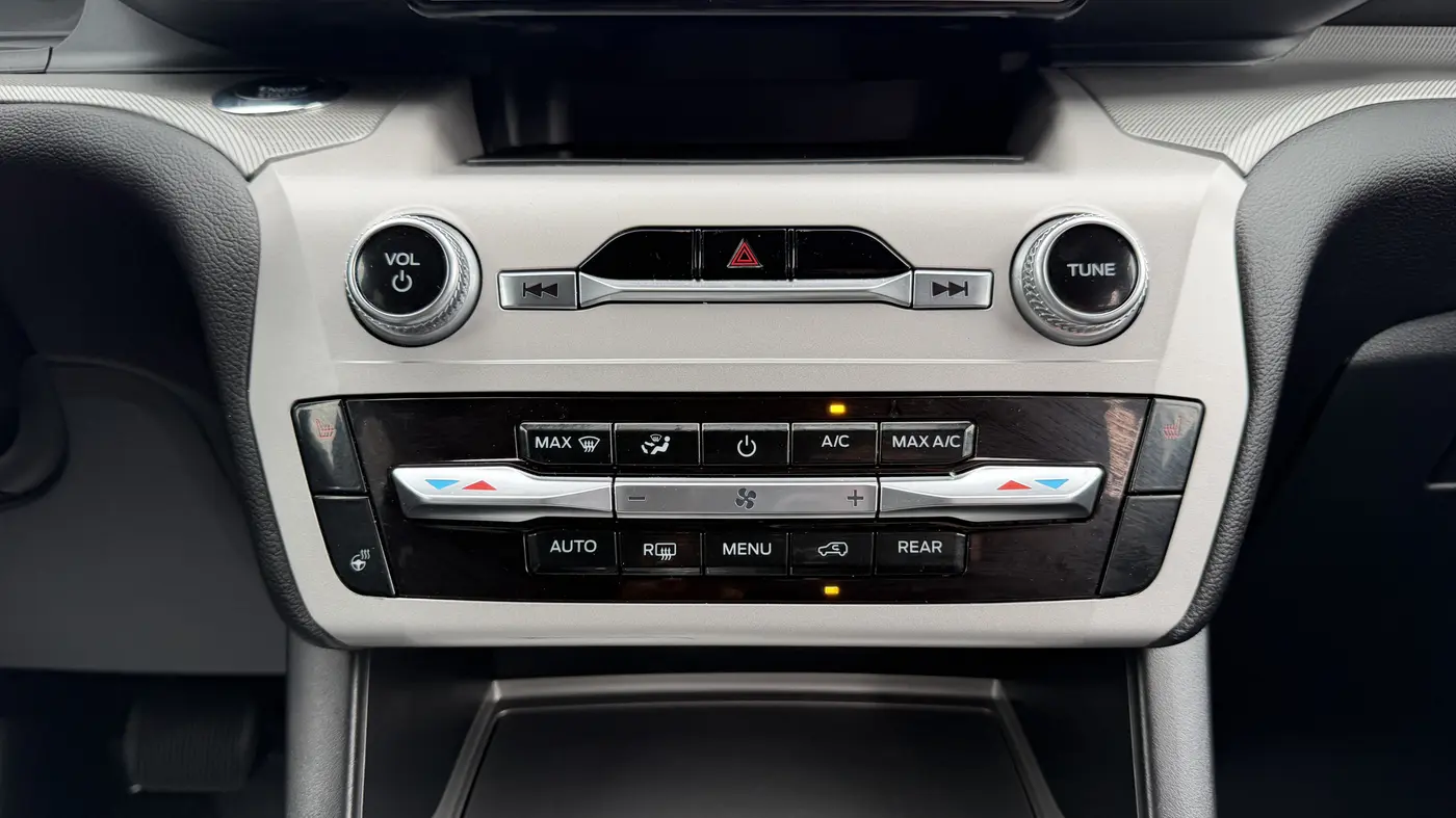 2023 Ford Explorer - $32,480