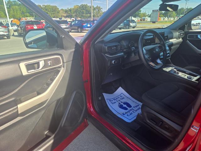 2022 Ford Explorer - $27,998