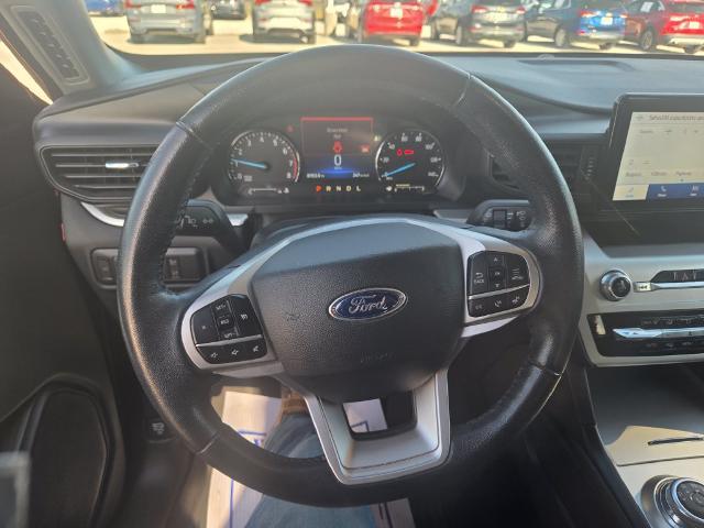 2022 Ford Explorer - $27,998
