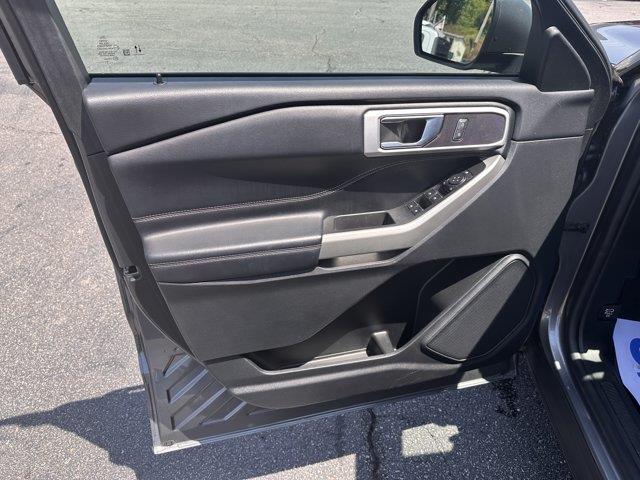 2022 Ford Explorer - $27,778
