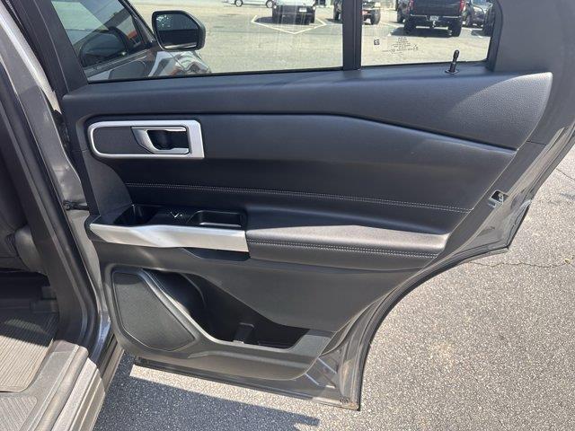 2022 Ford Explorer - $27,778