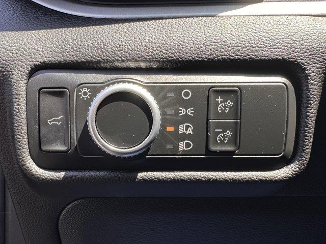 2022 Ford Explorer - $27,778