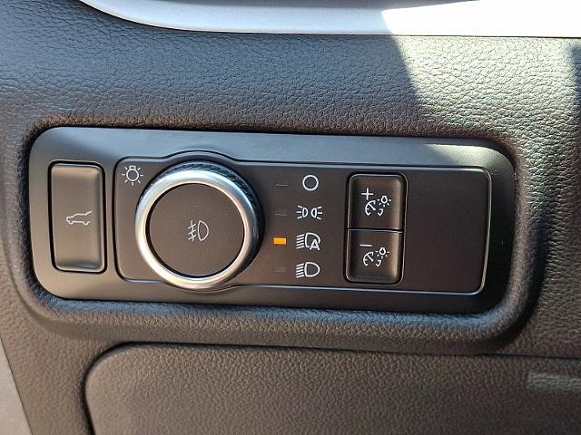 2023 Ford Explorer - $29,997